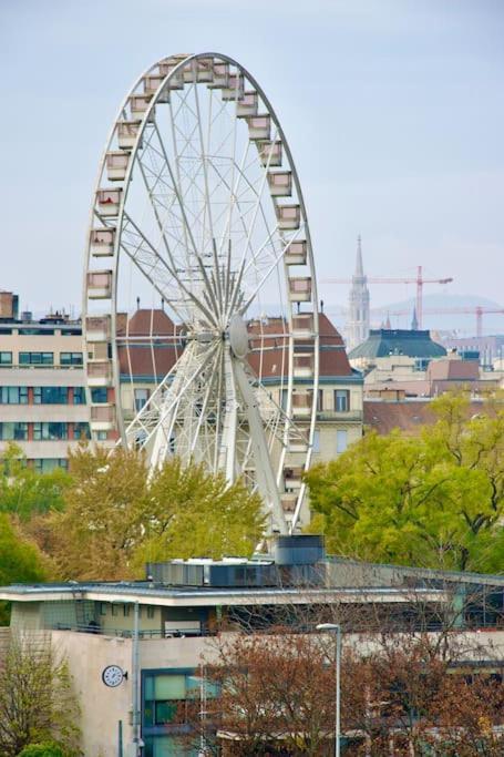 Premium Apartment By Hi - Central 2 Bedroom - Best View Budapest Exteriör bild